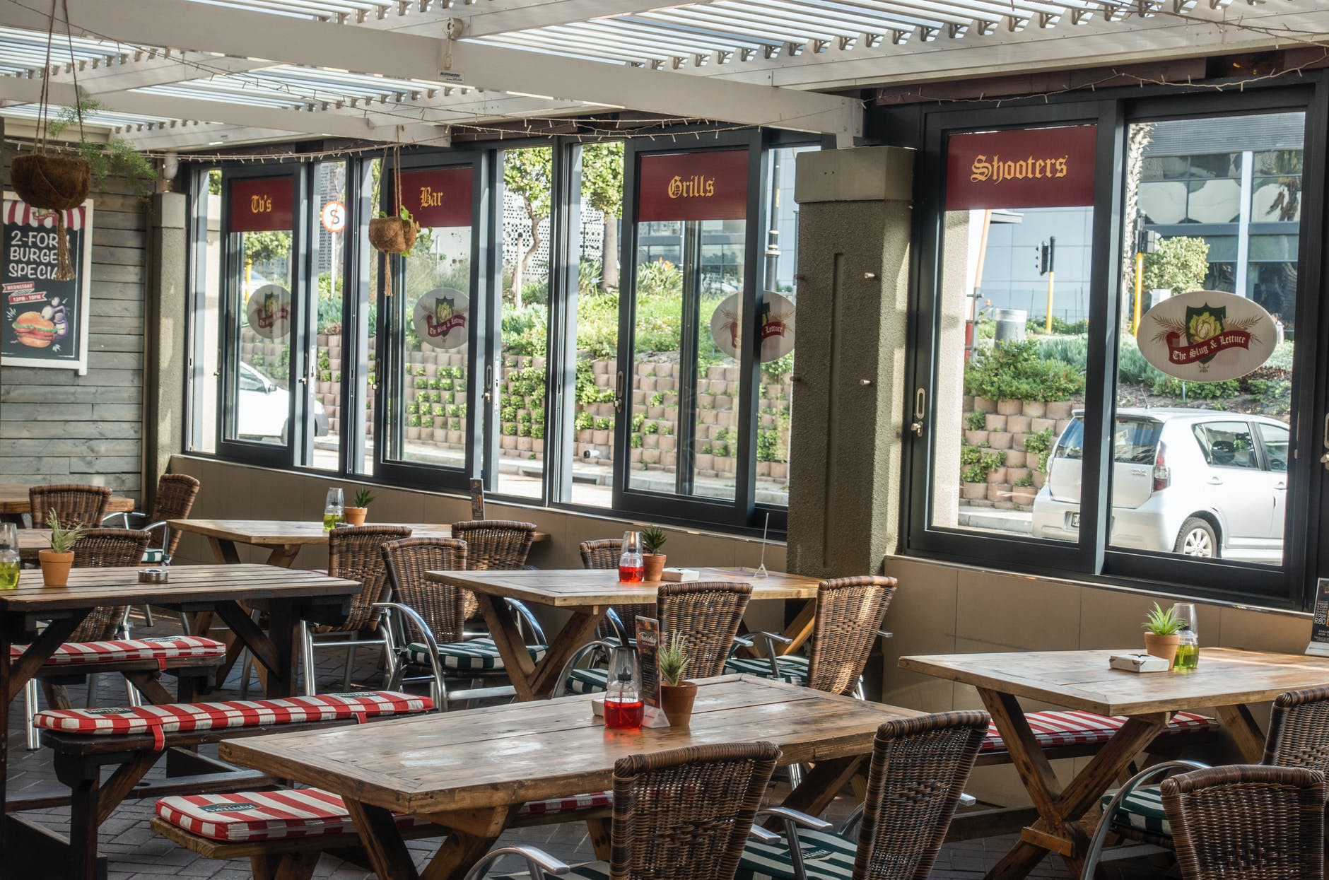 Antonio's Restaurant interior mood